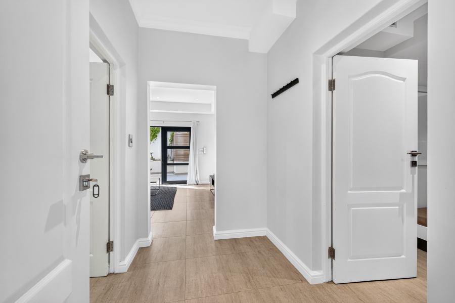 To Let 4 Bedroom Property for Rent in Camps Bay Western Cape